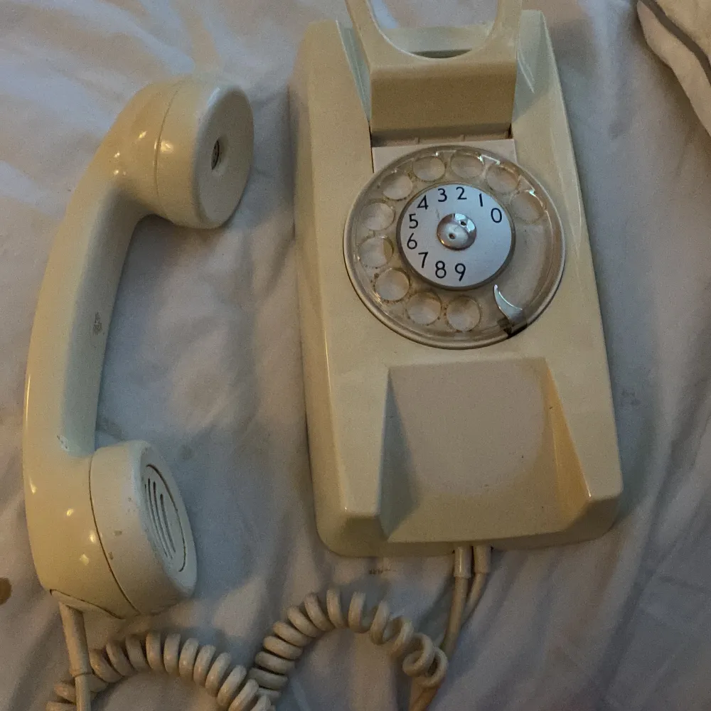Äkta vintage telefon från 70 talet . Övrigt.