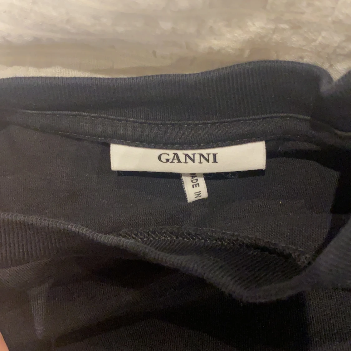 T-shirt från ganni - 90