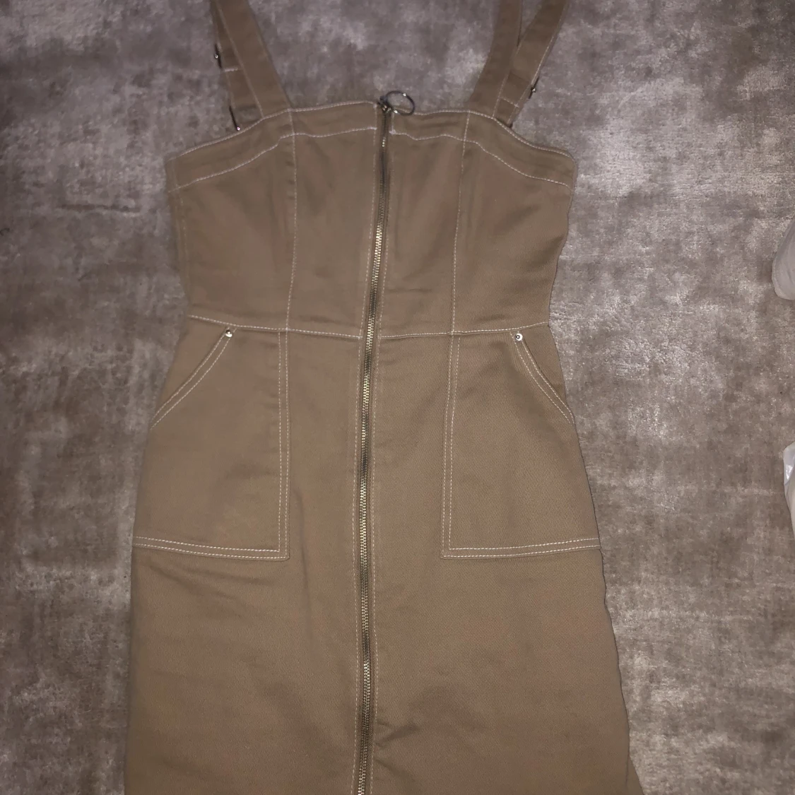 Hängselklänning - 91