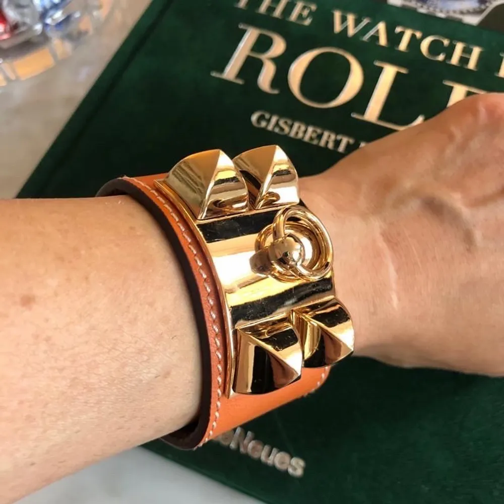 Hermes armband oanvänd  Nypris: 10000kr Mitt pris: 6500kr. Accessoarer.
