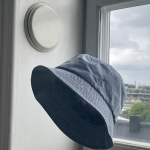  Jättefin Skick använd en eller två gånger💗💗 -   passar perfekt för sommaren och skyddar mot solen💙 