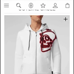 Philipp plein hoodie - En relativt oanvända phillipe plein hoodie som original pris kostar 10.200kr. Den är i storlek Small och är köpt ifrån deras  outlet på internet så kvittot finns där   Pris kan diskuteras  