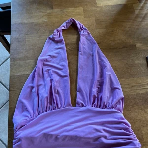 Lila topp - Aldrig använt sig ha var liten vid bysten 