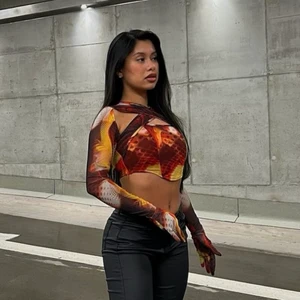 PLT topp  - PLT topp, aldrig använt. Finns två likadana UK size 6. Dragkedja på baksidan