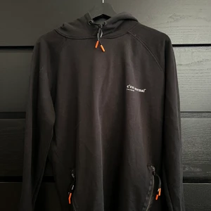 Hoodie c’est normal - Hoodie från c’est normal använd fåtal gånger säljes då denr för liten för mig. 