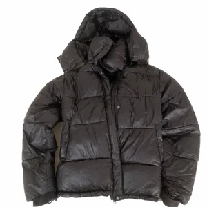 Populär bikbokjacka  - Bara använd fåtal gånger, varm o snygg till vintern 