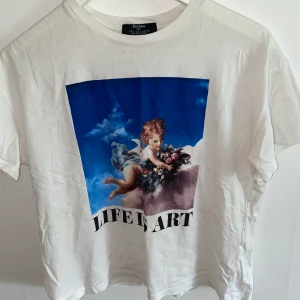 Bershka t-shirt - fin topp från Bershka