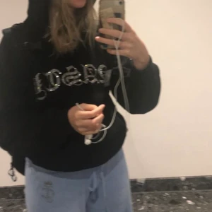 Hoodie - Tycker en skön brud ska äga en skön hoodie. Mysig att ha året om. 