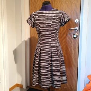Stockholm LM klänning - En Stockholm LM klänning i storlek 36. Väldigt skön och fin passform. Aldrig använd. 