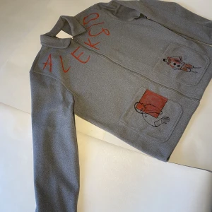 Handmålad jacka av Aleksio Feli - Handmålad Jacka/overshirt i storlek m/l, 1/1 exemplar från Aleksio Feli