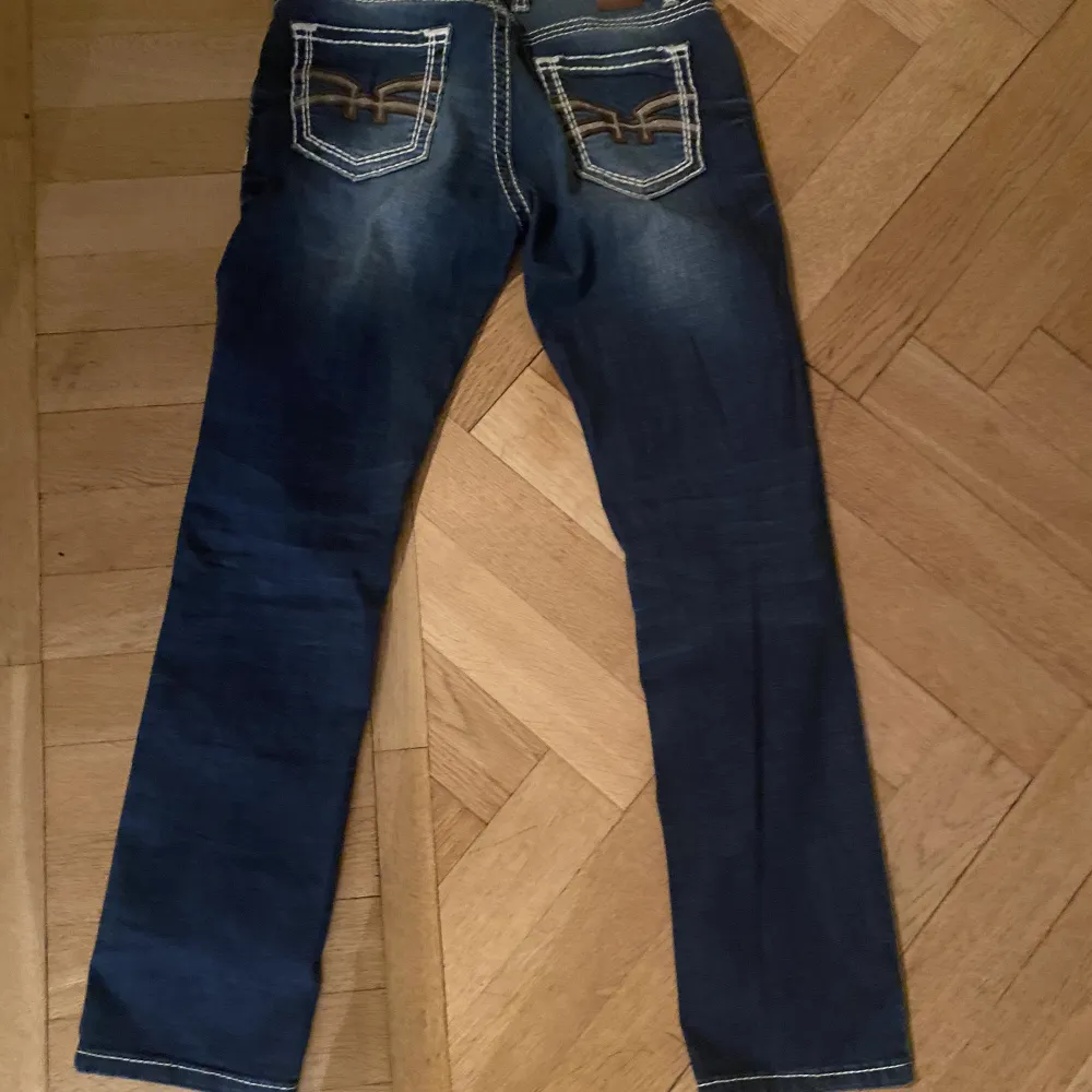 Säljer minna giorgio di mare jeans då dom inte passa mig! . Jeans & Byxor.