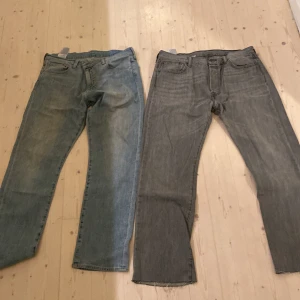 Levis jeans  - Två par snygga Levis jeans. 200kr styk. Ljusblå: w33 l30 Grå: w 36 l 34