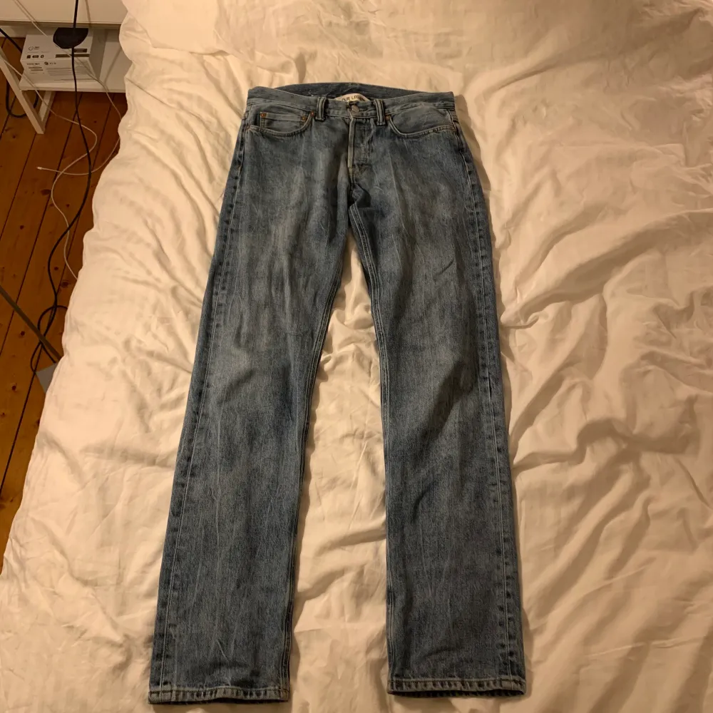 Tja, säljer mina our legacy jeans. Storleken är 30/32, de har en najs passform. Slå till! Skicka iväg en fråga om det är något oklart. Jeans & Byxor.
