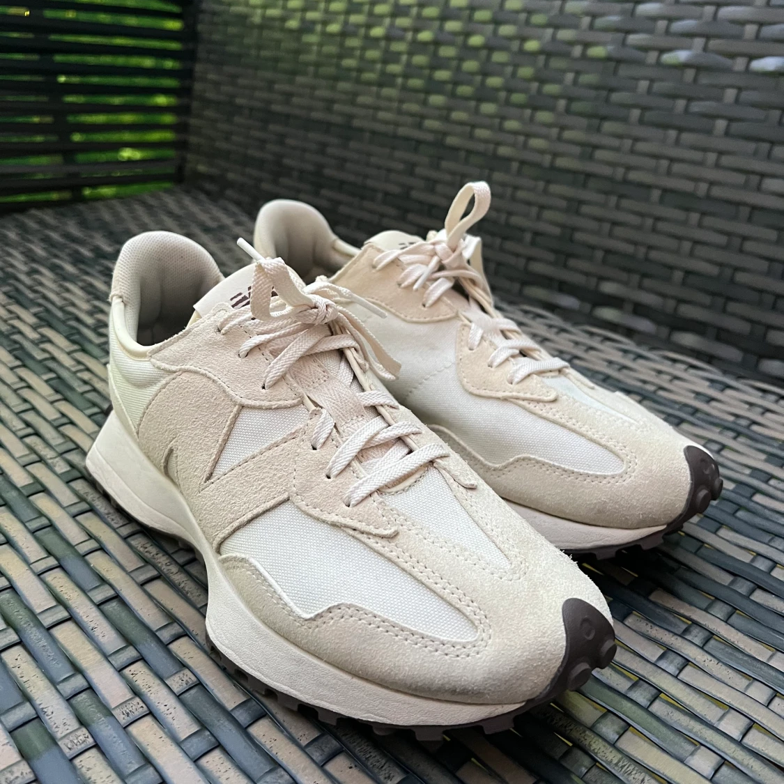 New Balance 327, storlek 40