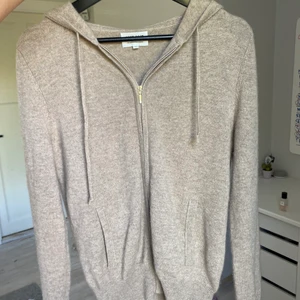 Soft goat hoodie - Helt oanvänd soft goat zip up som jag fick i vintras ❤️ säljer då den aldrig används ❤️