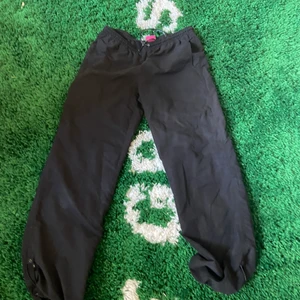 Luftiga Byxor - Luftiga Byxor. Skriv vid frågor!