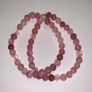 Armband - egengjorda 6mm rosa marmor armband. Fraktar och kan mötas upp i Stockholm