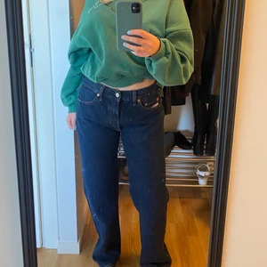 Vintage jeans från Diesel - Oanvända jeans från Diesel, lapparna är kvar. Storlek 31/30 men små i storleken, sitter ungefär som S, eller liten M. Snygga som både low och high waisted. 