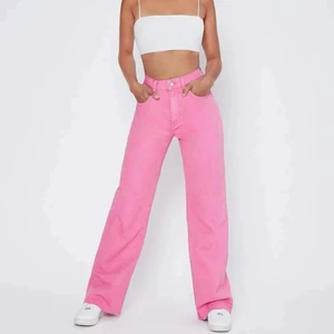 Rosa jeans  - Rosa vida jeans från shein, aldrig använda tyvärr förstora. 