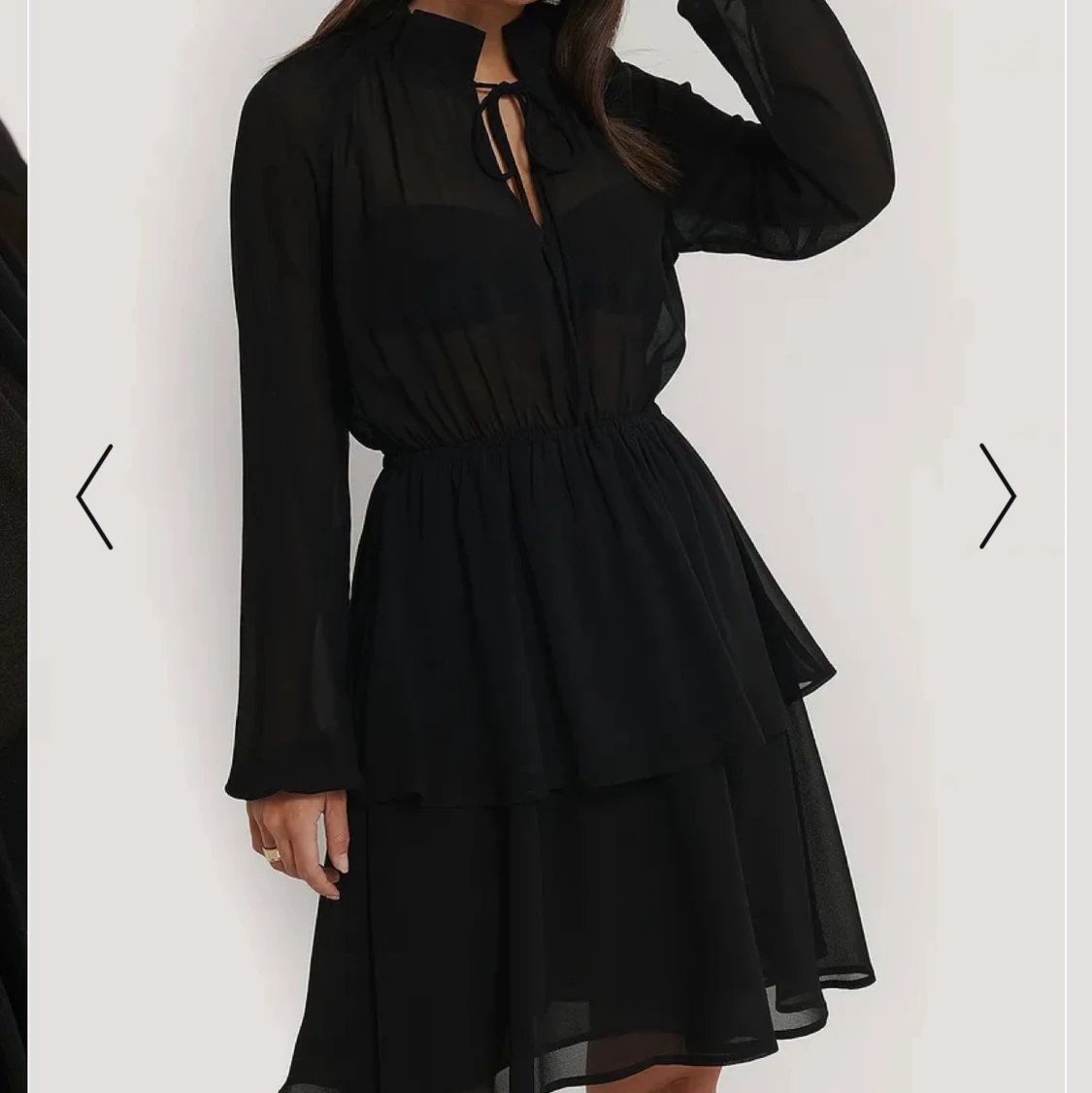 Långärmad klänning i mesh  - 90