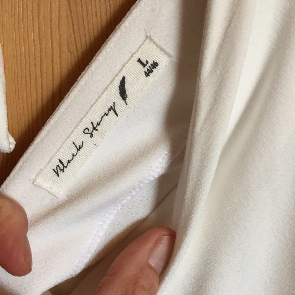 Vit top med knyt i nacken - 91