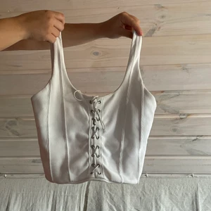 korsettopp - korsettopp från bershka i storlek xs. frakt tillkommer🤍