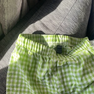 Gröna byxor  - Gröna byxor  Somriga 