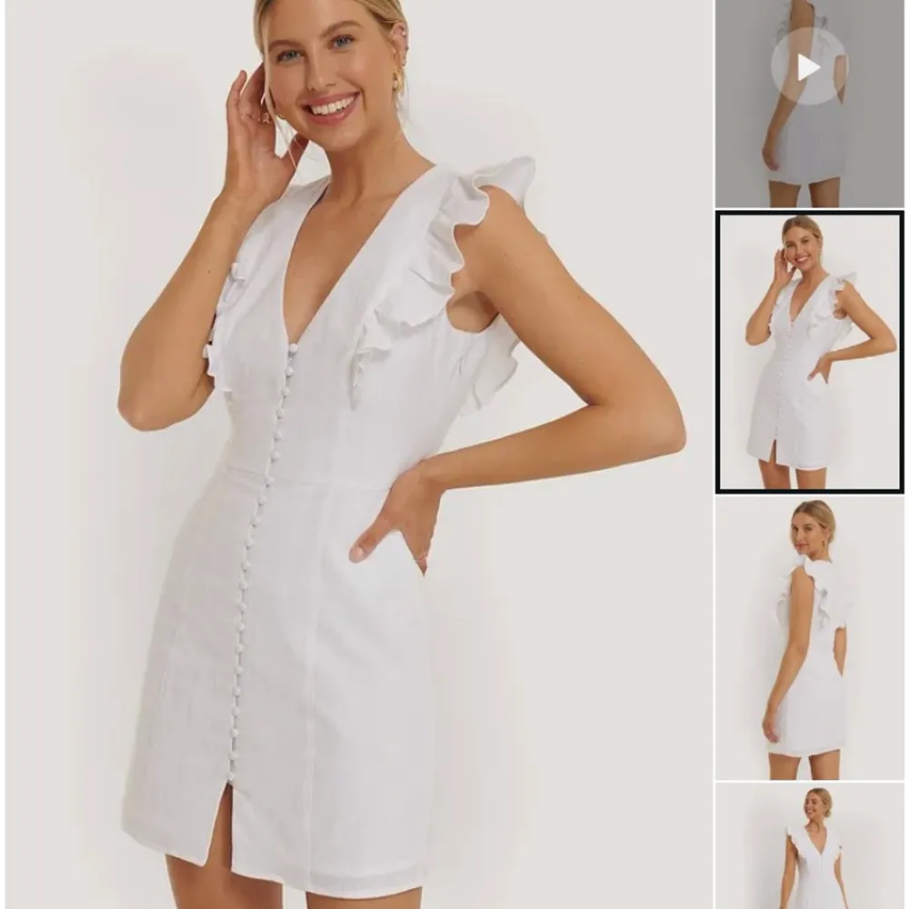Jättefin vit klänning i strl 34 från NAKD. Aldrig använd, köpt för 500 kr. . Klänningar.
