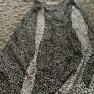 M - En kjol som jag har aldrig använt 