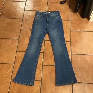 Boot cut jeans 