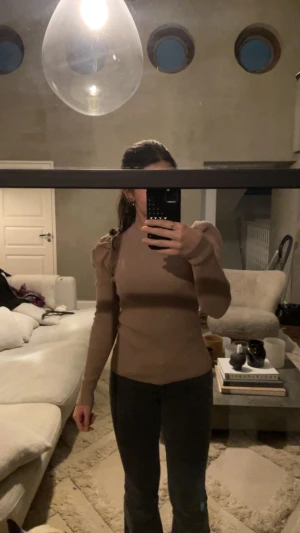 Tröja - Jätte fin tröja från neo noir, bra skick. Pris kan diskuteras vid snabb affär.