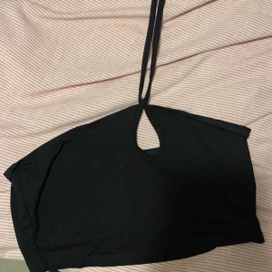 Topp - Topp som man knyter bak i nacken! Så snygg, aldrig använd 