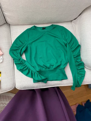 Tröja  - Inkl frakt 