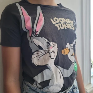 Svart snure sprat tröja - ._.