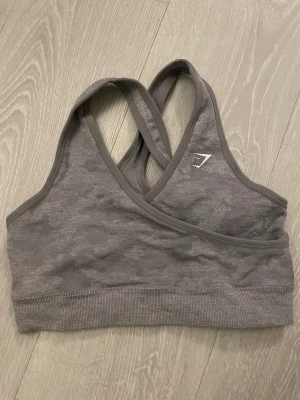 Sport-bh gymshark  - Sport-bh gymshark i använt men bra skick