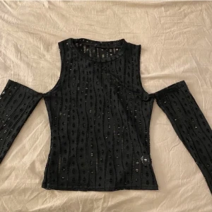 Fest topp - En snygg svart topp som är snygg till fest!