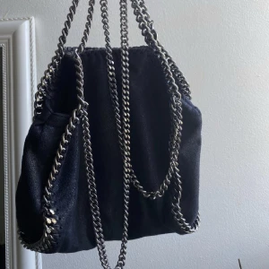 Väska  - Väska knappt använd 