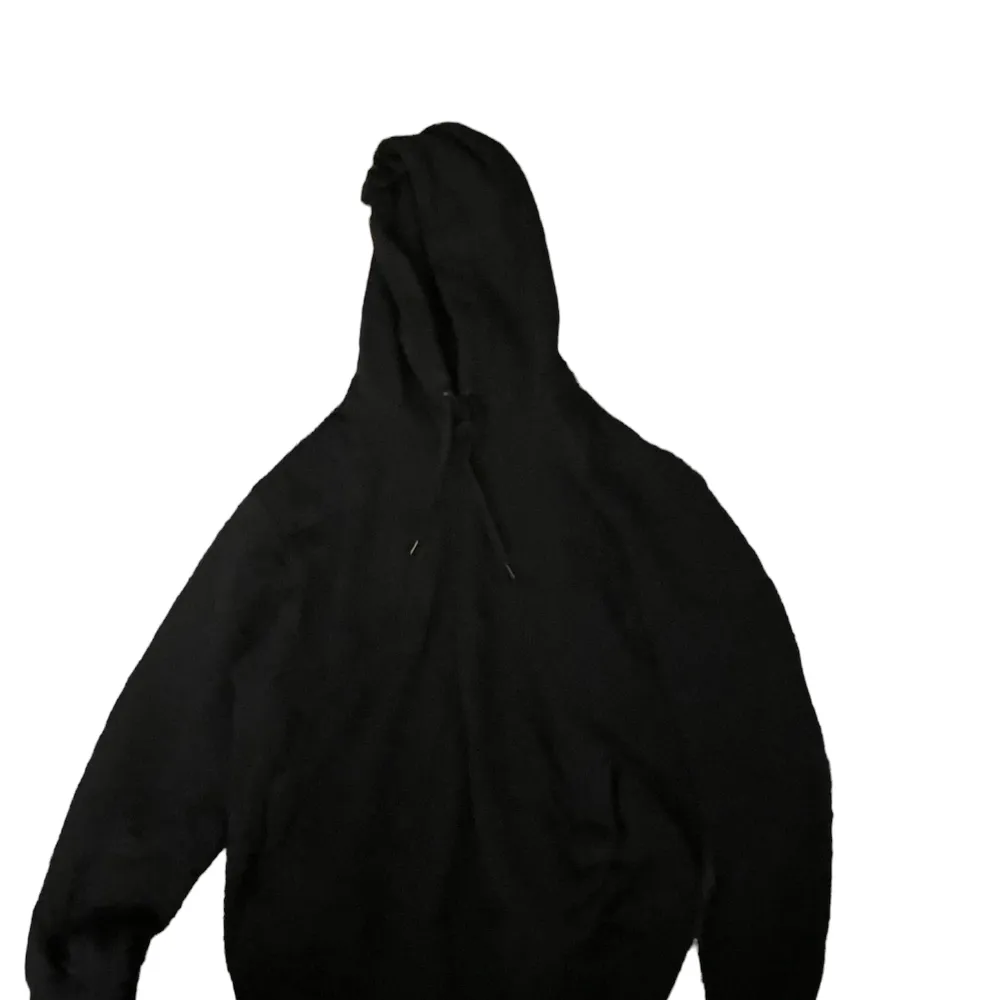 Grå hoodie från uniqlo som inte längre kommer till användning men är riktigt snygg och skön🤩. Hoodies.