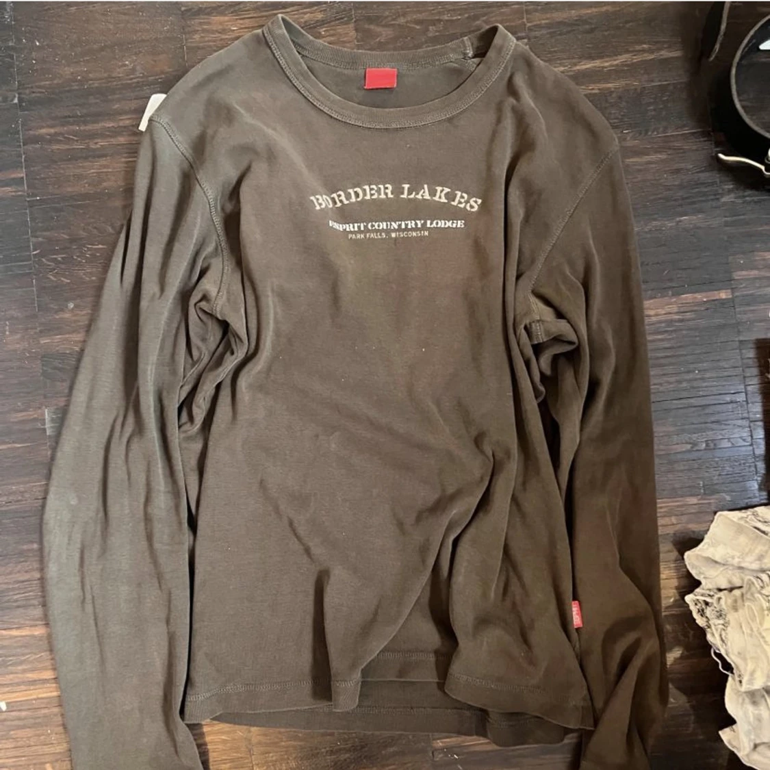 långärmad brun tröja