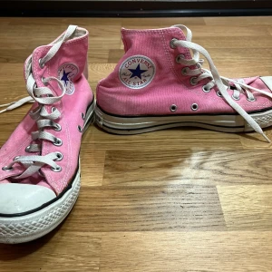 Rosa converse  - Bra skick 