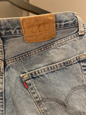 Levis shorts  - Jätte coola lite längre shorts från Levis. Köpa secondhand för 300, säljer för 100 