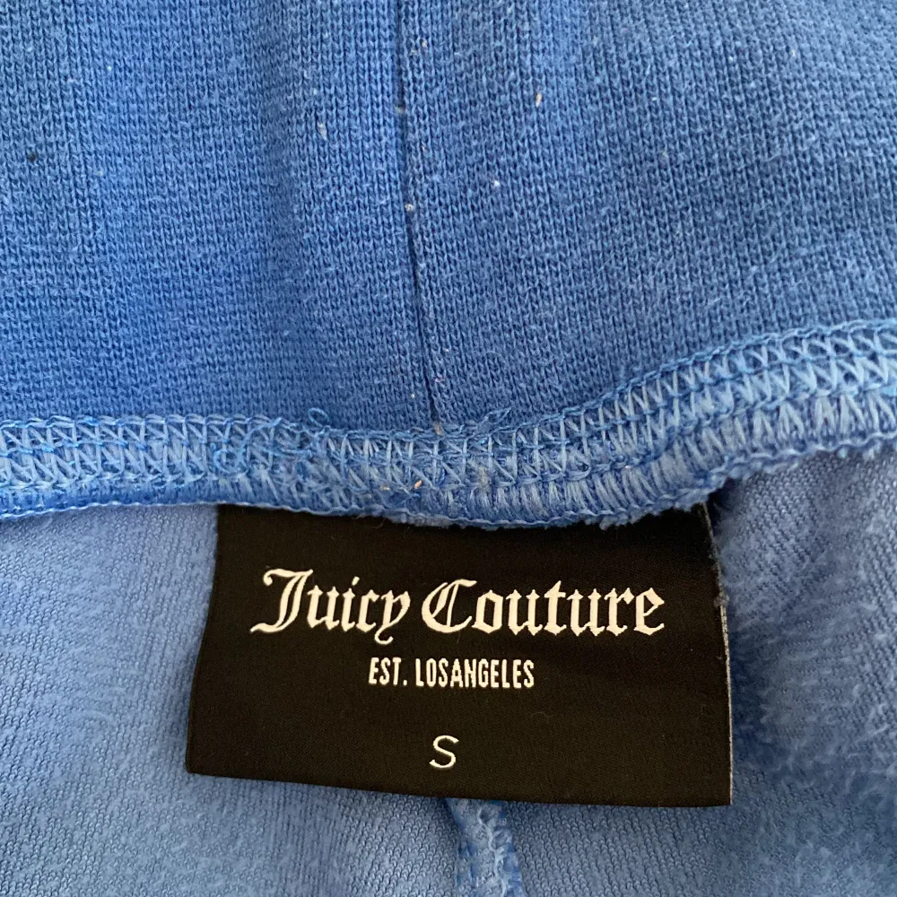 Säljer dessa juicy byxor pga för stora💞. Jeans & Byxor.