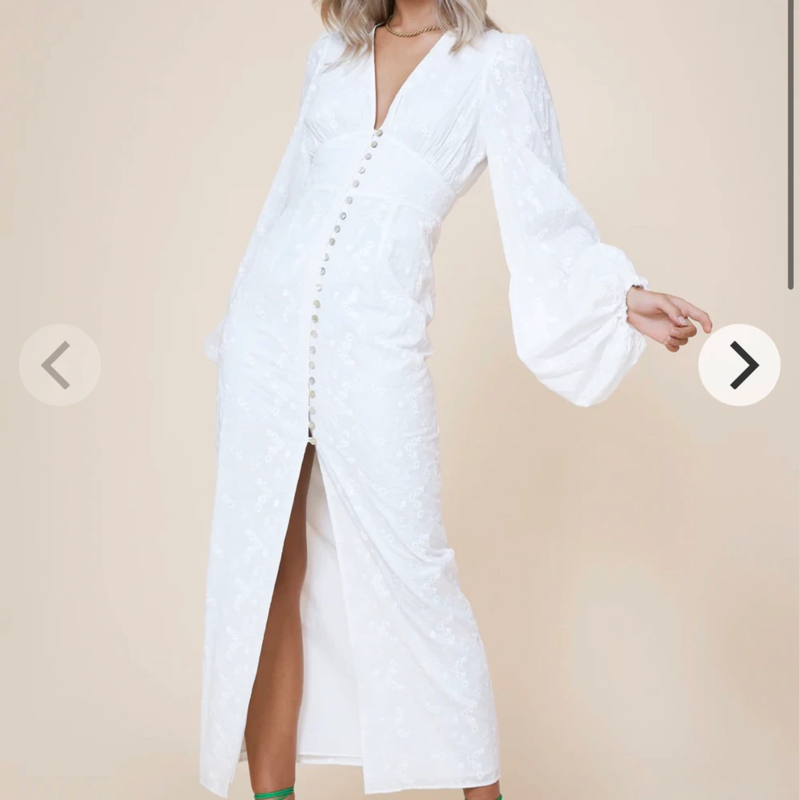 Slutsåld Adoore klänning