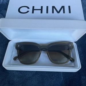 Glasögon  - Säljer mina helt nya endast provade!! chimi glasögon💓pga fel köp! Det är modell 07 green. Köptes för 1200kr💗