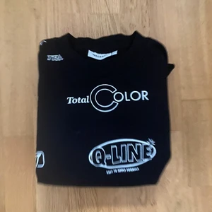 Weekday - Weekday sweatshirt använd fåtal gånger, nyskick. 