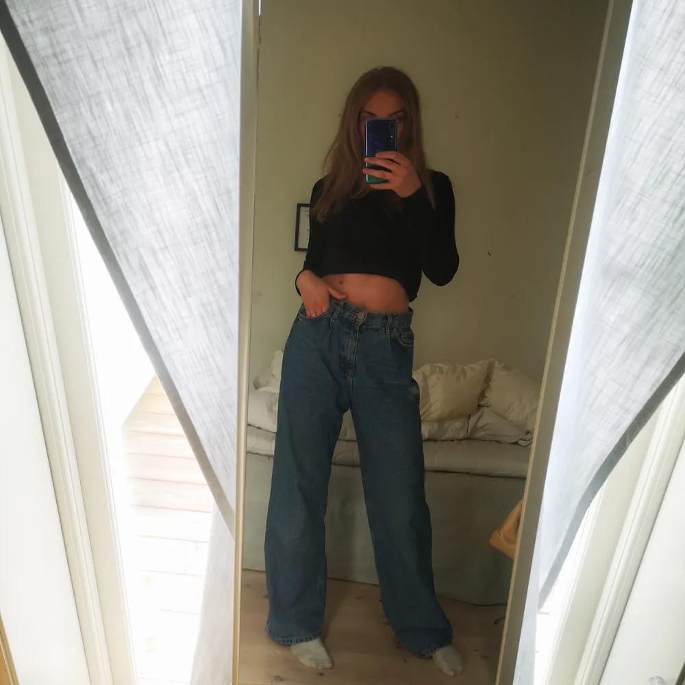 Loose mid waist jeans. Jeans & Byxor.
