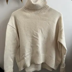 H&M knitwear cream color