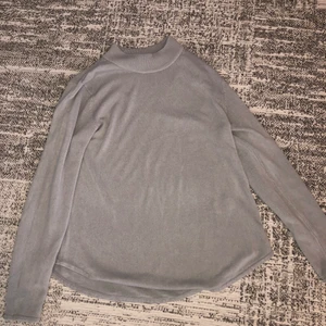 RUT&CIRCLE tröja S - Sparsamt använd Säljes pga inte använt på länge