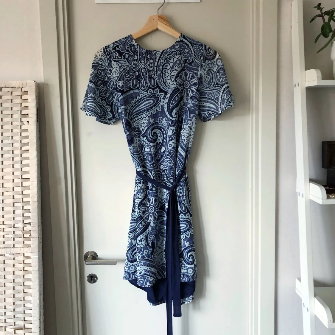 Klänning / H&M / Blommig / Strl 34