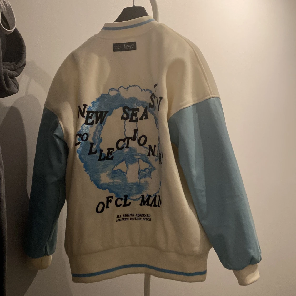 Baseball jacka från boohoo i storlek XS - 90